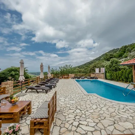 In With Seaview, Terrace, Air Condition, Wifi *