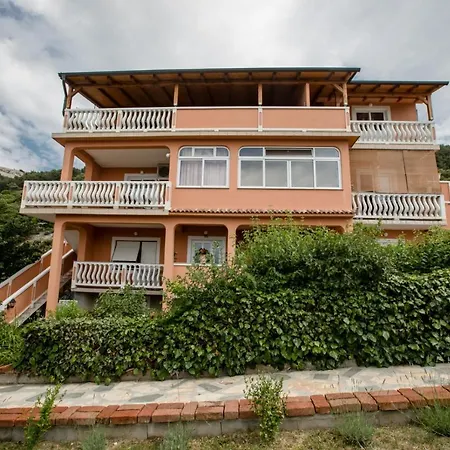 In With Seaview, Terrace, Air Condition, Wifi *