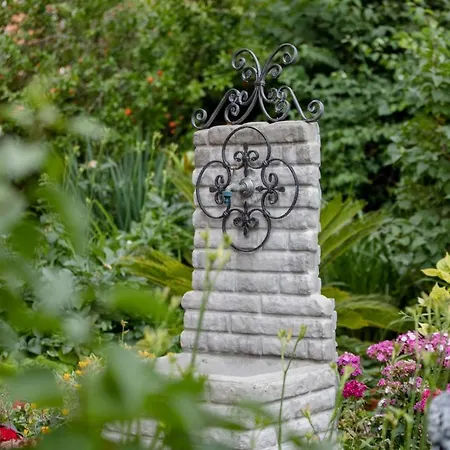 In With Seaview, Terrace, Air Condition, Wifi *