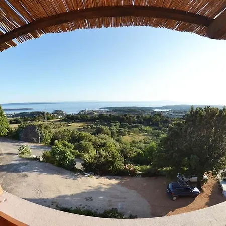 In With Seaview, Terrace, Air Condition, Wifi *