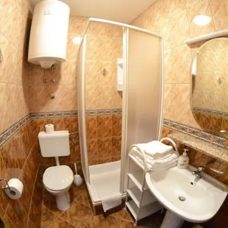 Apartment In With Seaview, Terrace, Air Condition, Wifi Mundanije