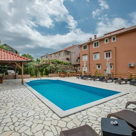 In With Seaview, Terrace, Air Condition, Wifi *