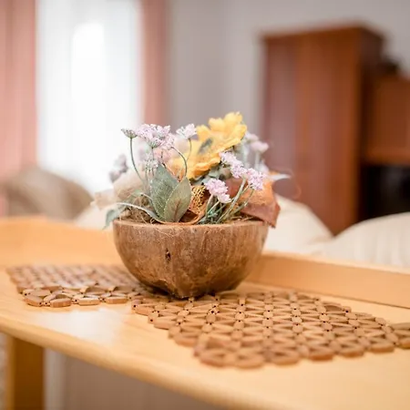 In With Seaview, Terrace, Air Condition, Wifi * Mundanije