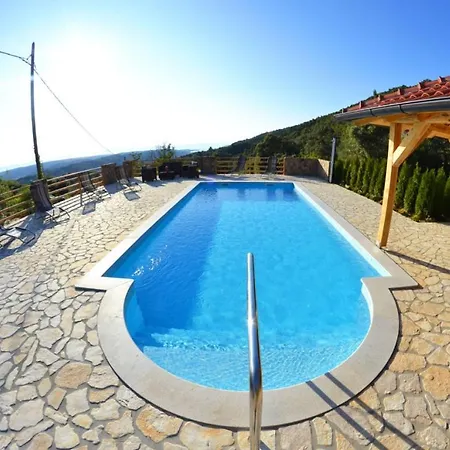 In With Seaview, Terrace, Air Condition, Wifi * Mundanije