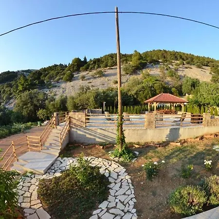Apartment In With Seaview, Terrace, Air Condition, Wifi Mundanije
