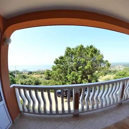 In With Seaview, Terrace, Air Condition, Wifi * Mundanije