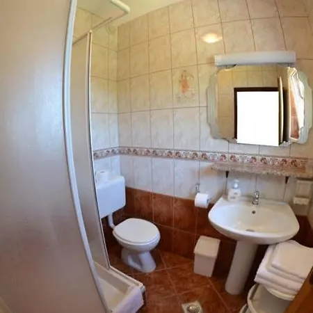 In With Seaview, Terrace, Air Condition, Wifi Appartement Mundanije