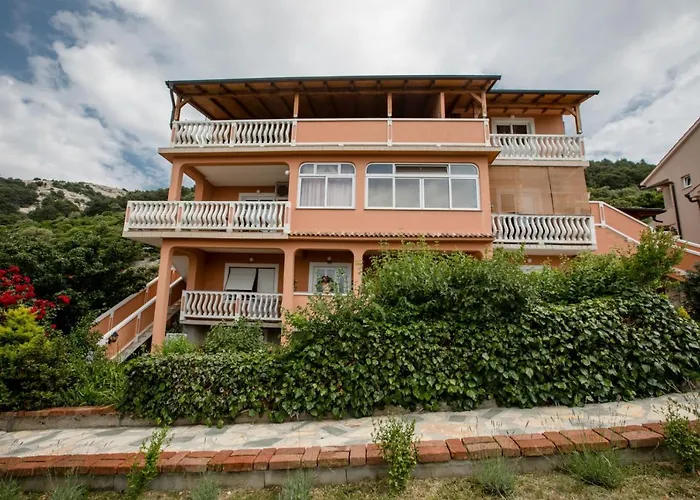 In With Seaview, Terrace, Air Condition, Wifi *