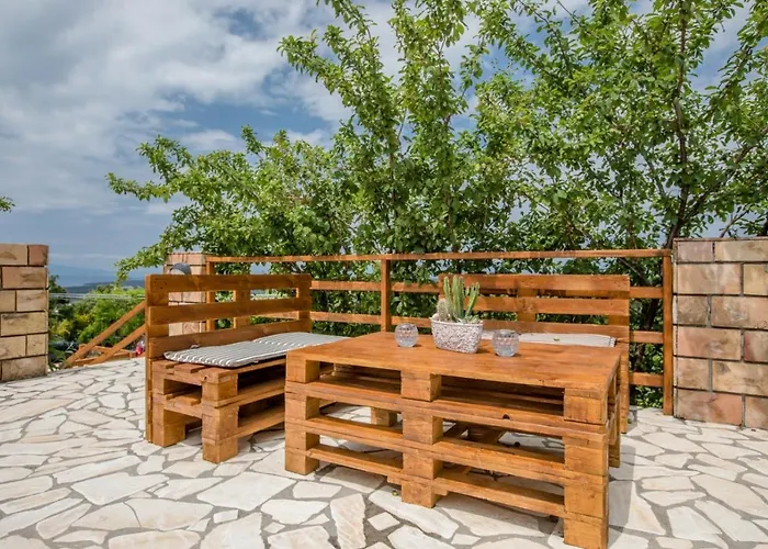 In With Seaview, Terrace, Air Condition, Wifi