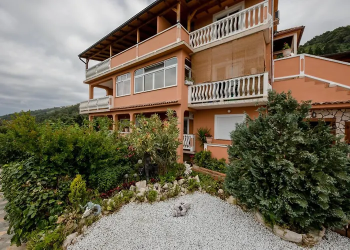 In With Seaview, Terrace, Air Condition, Wifi アパート *