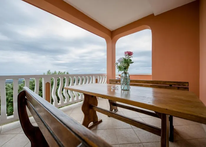 アパート In With Seaview, Terrace, Air Condition, Wifi *