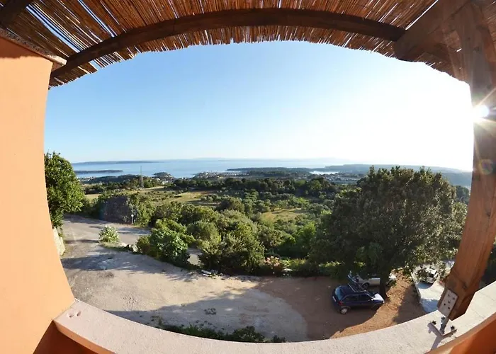 In With Seaview, Terrace, Air Condition, Wifi *