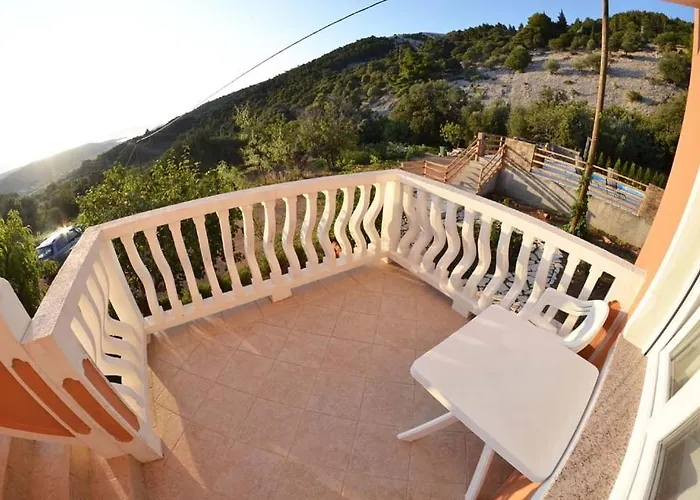 In With Seaview, Terrace, Air Condition, Wifi アパート