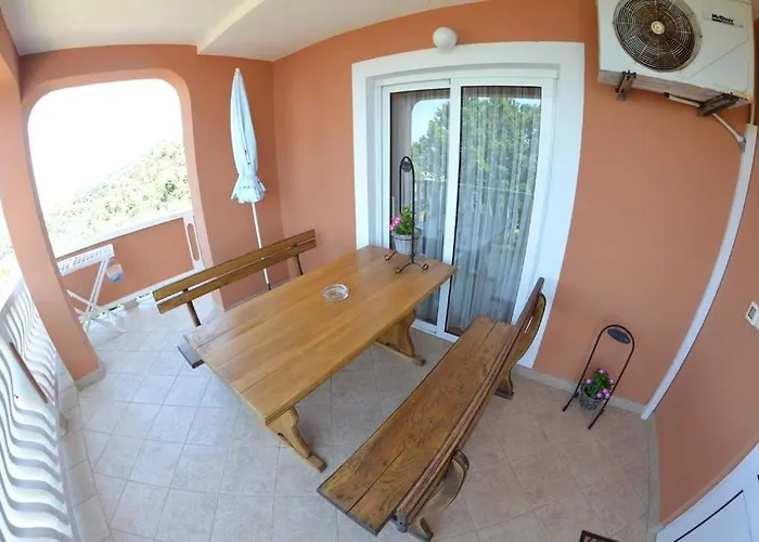 In With Seaview, Terrace, Air Condition, Wifi