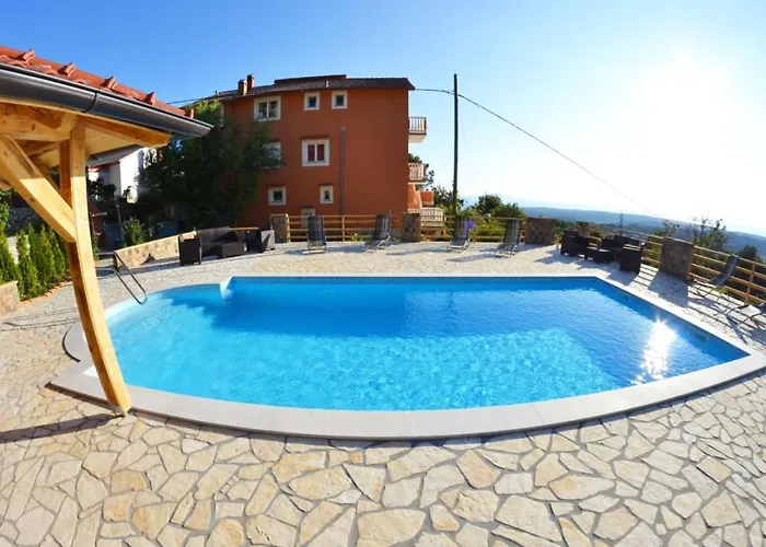 In With Seaview, Terrace, Air Condition, Wifi *
