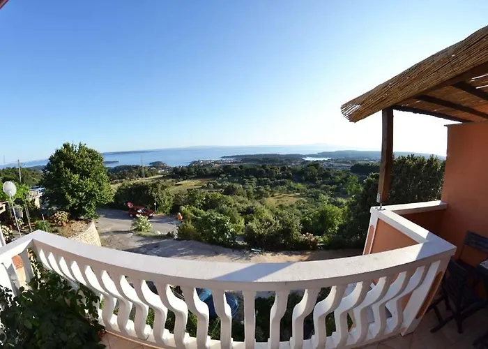 アパート In With Seaview, Terrace, Air Condition, Wifi Mundanije