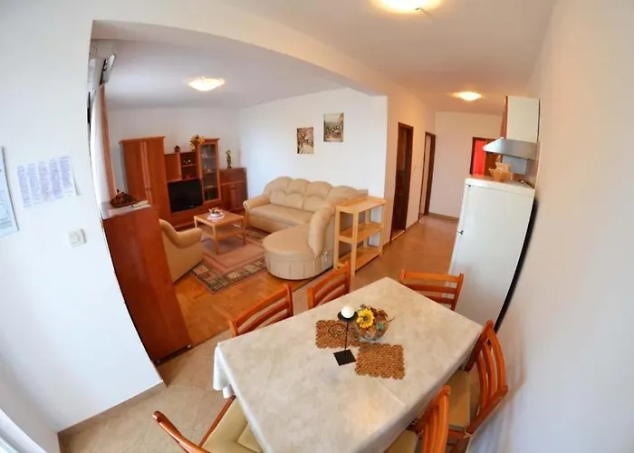 In With Seaview, Terrace, Air Condition, Wifi *